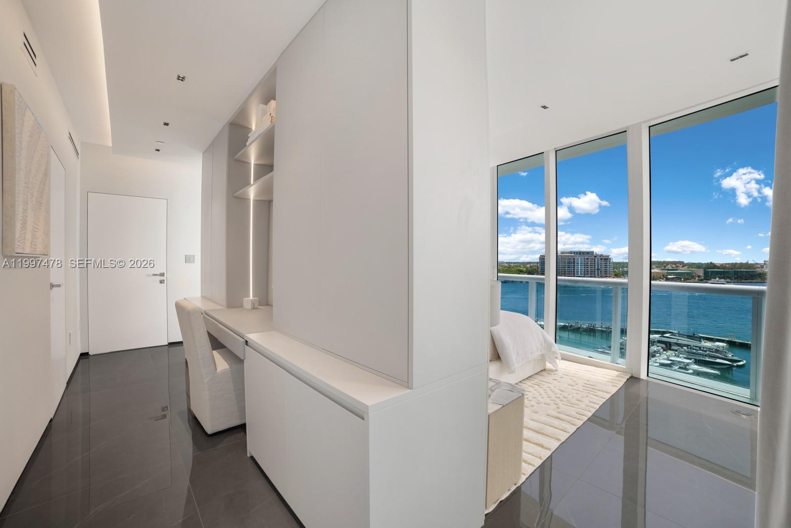 1000 S Pointe Dr #901 Miami Beach, FL 33139