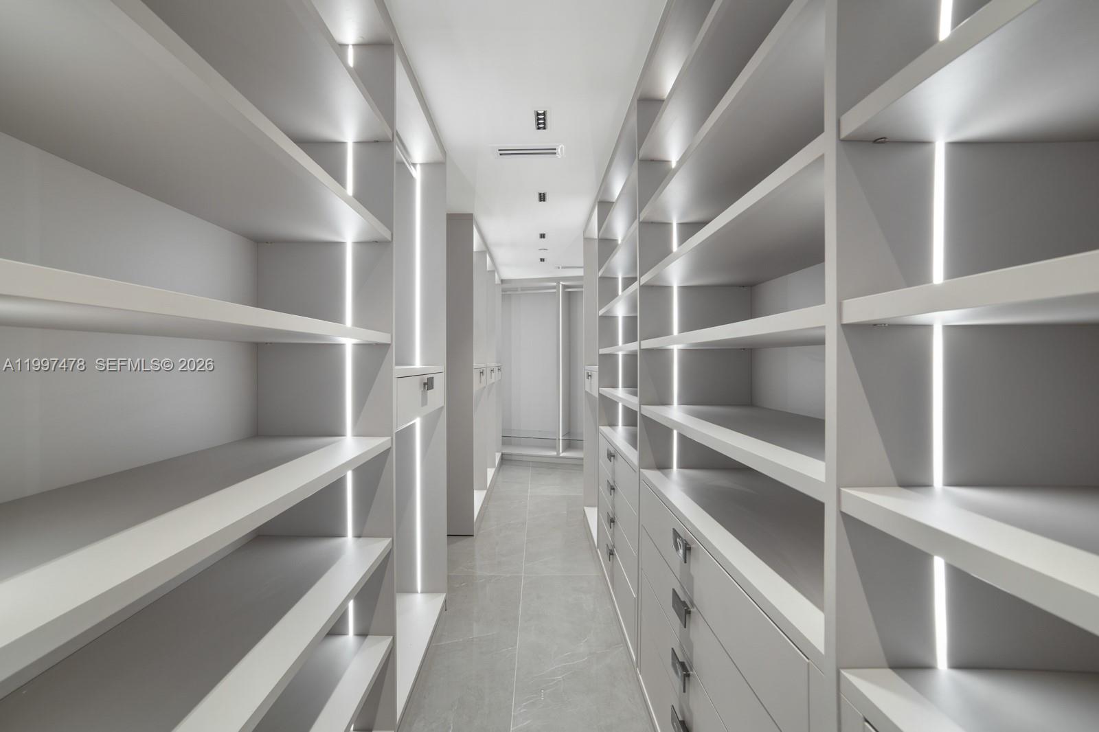 1000 S Pointe Dr #901 Miami Beach, FL 33139