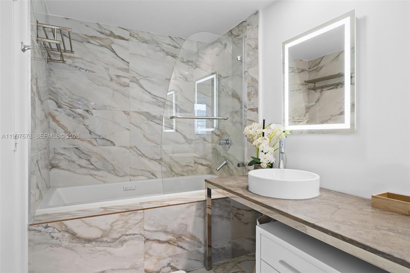 image Icon Brickell I14
