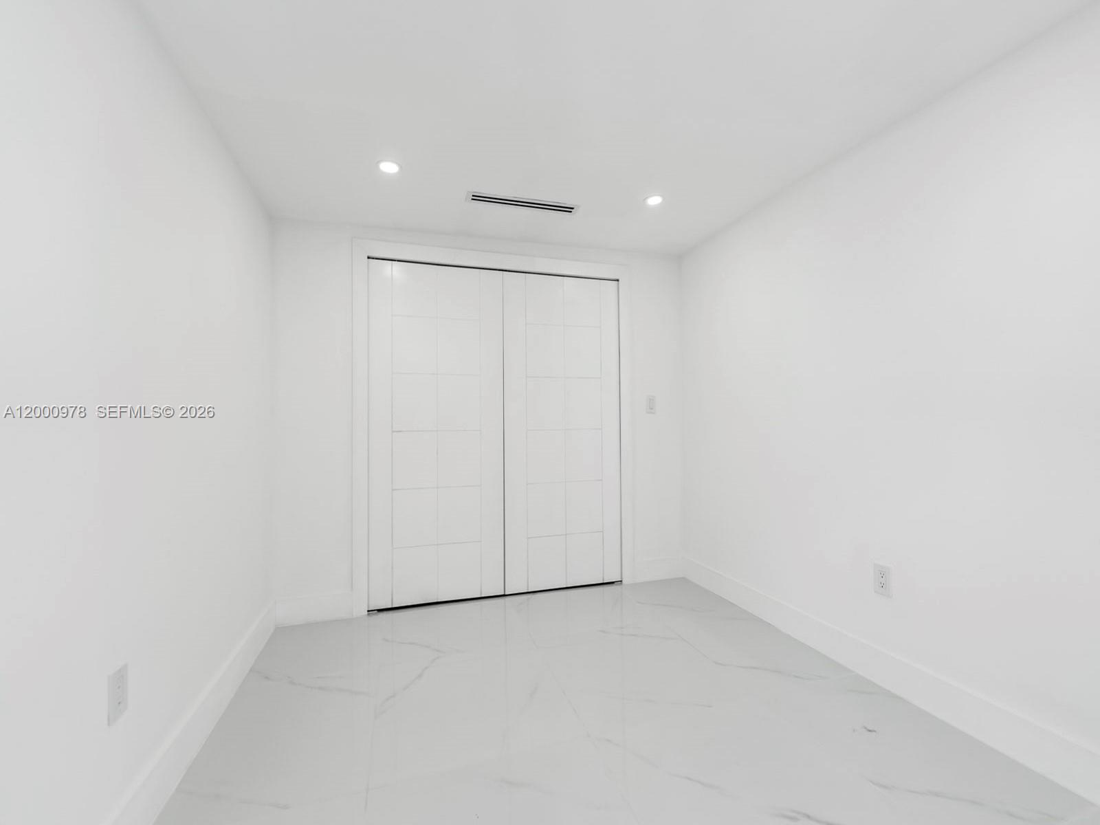 1007 Citrus Isle Fort Lauderdale, FL 33315