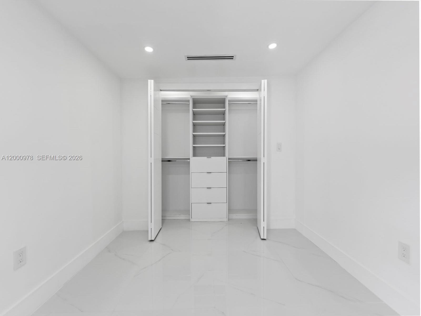 1007 Citrus Isle Fort Lauderdale, FL 33315