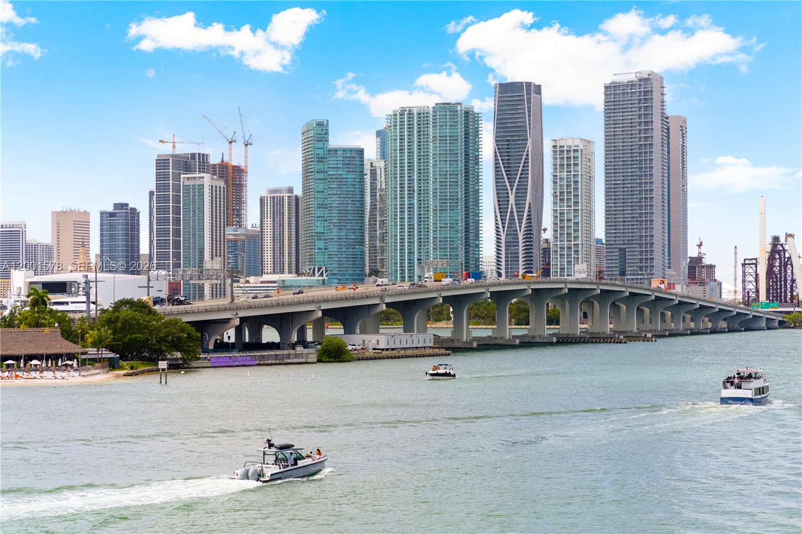 1000 Venetian Way #408