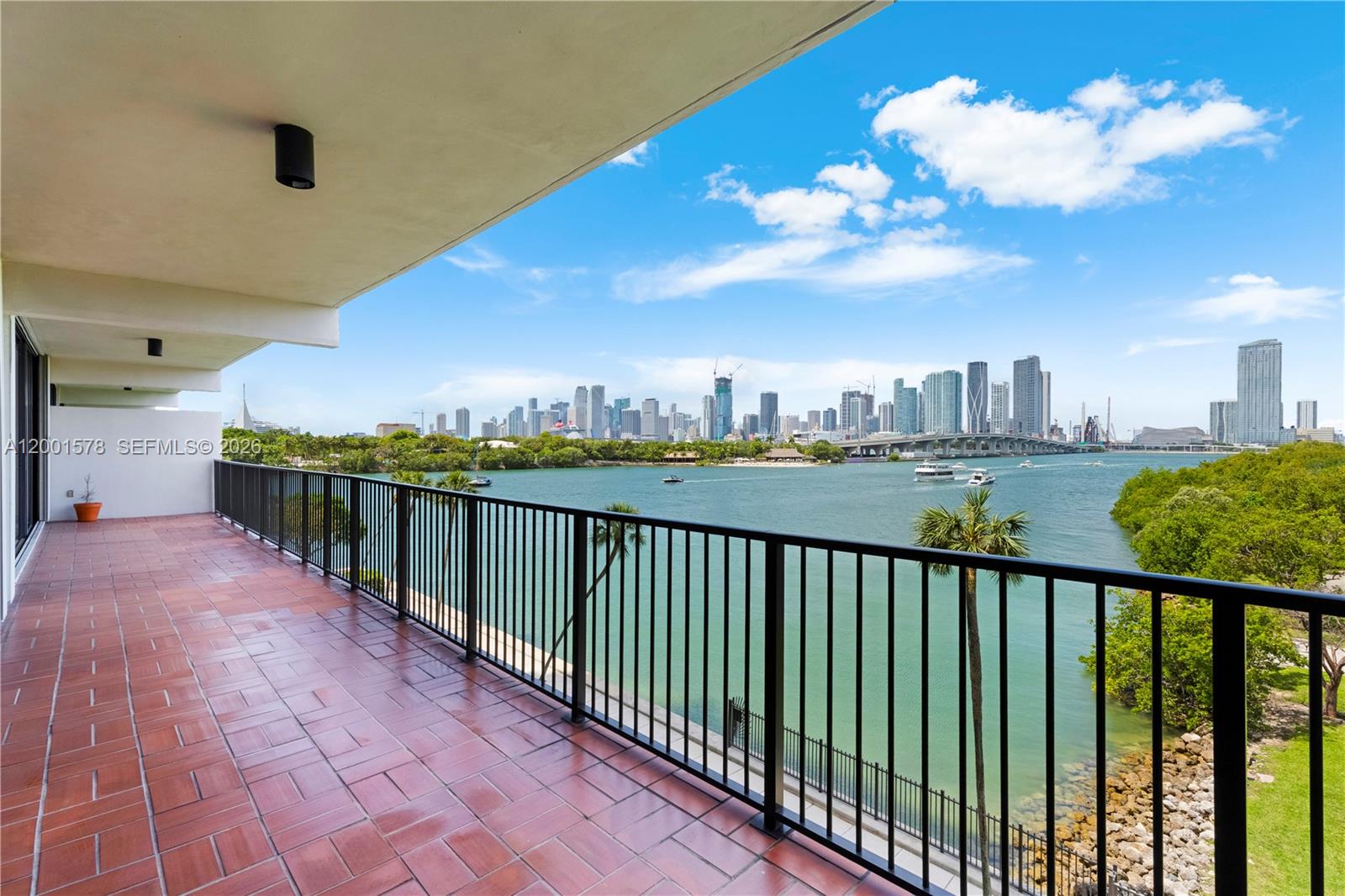 1000 Venetian Way #408 Miami, FL 33139