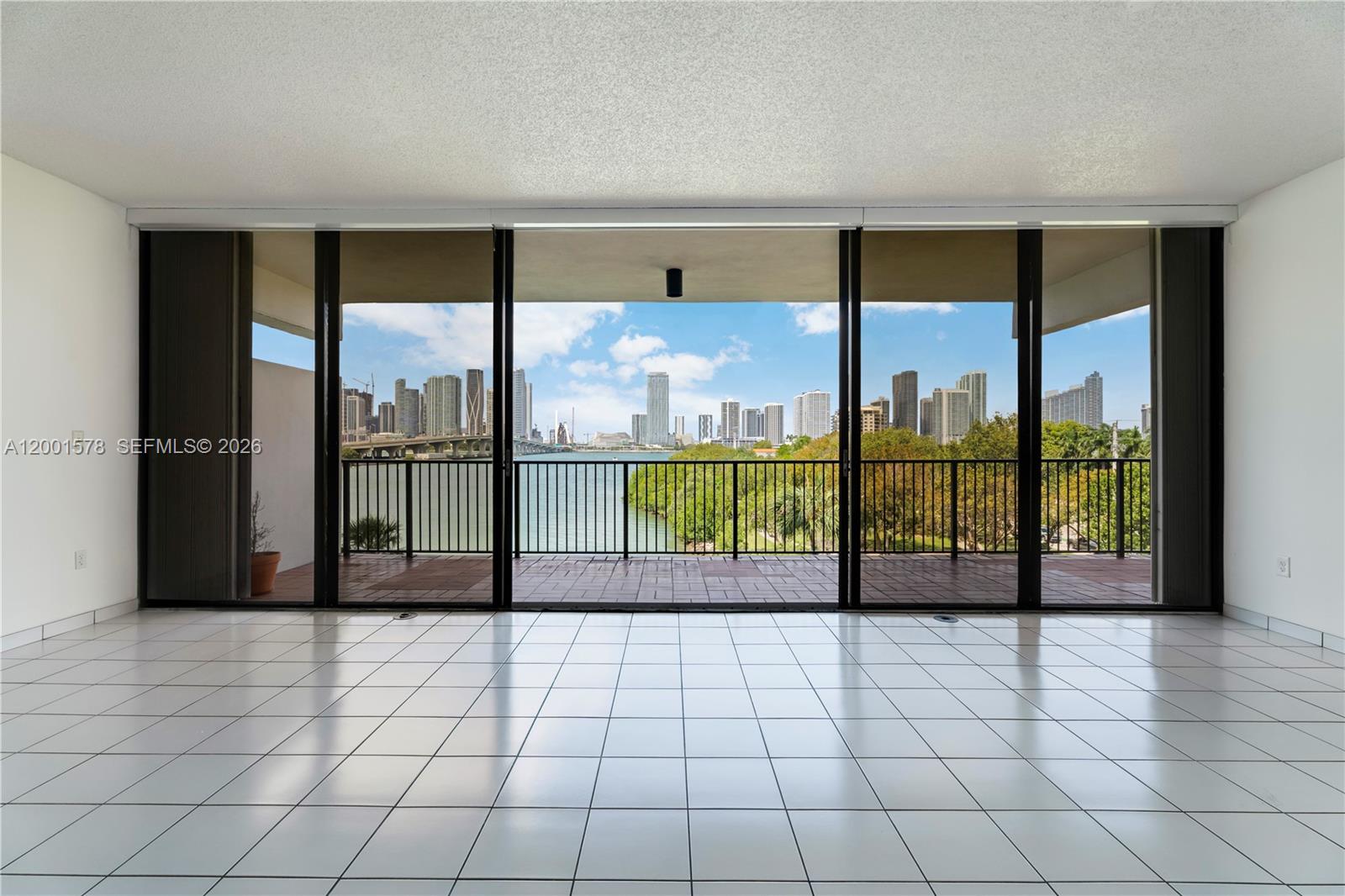 1000 Venetian Way #408 Miami, FL 33139