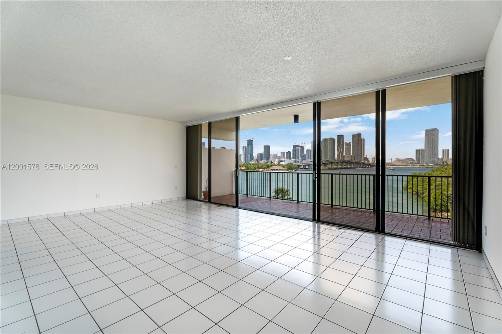 1000 Venetian Way #408 Miami, FL 33139