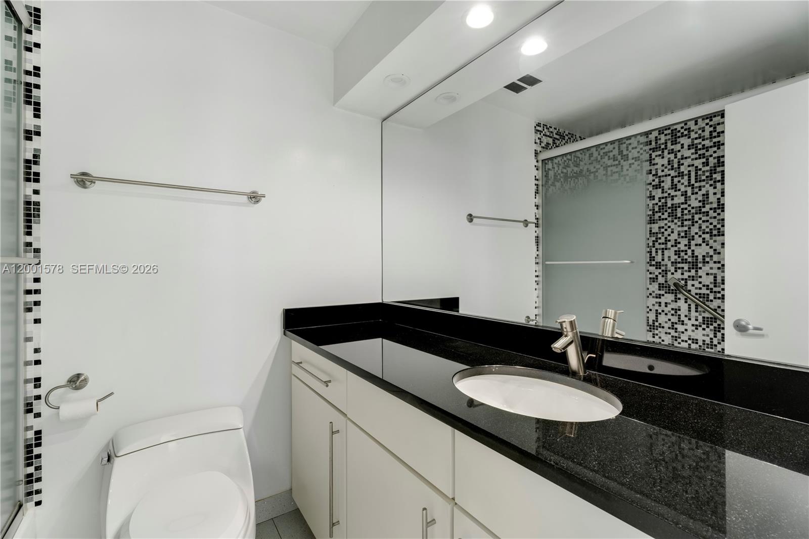 1000 Venetian Way #408 Miami, FL 33139