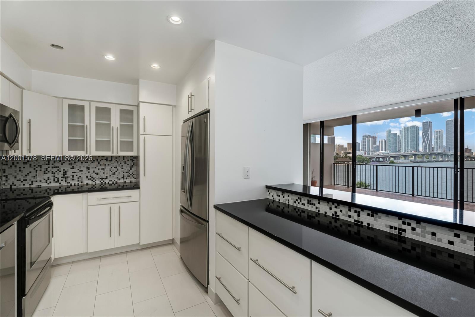 1000 Venetian Way #408 Miami, FL 33139