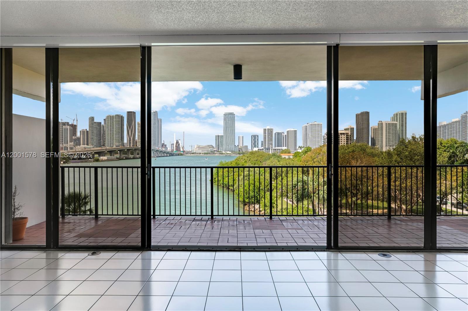 1000 Venetian Way #408 Miami, FL 33139