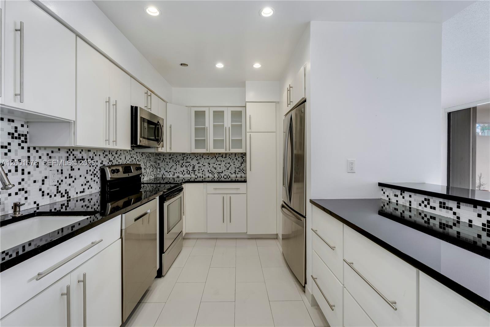 1000 Venetian Way #408 Miami, FL 33139