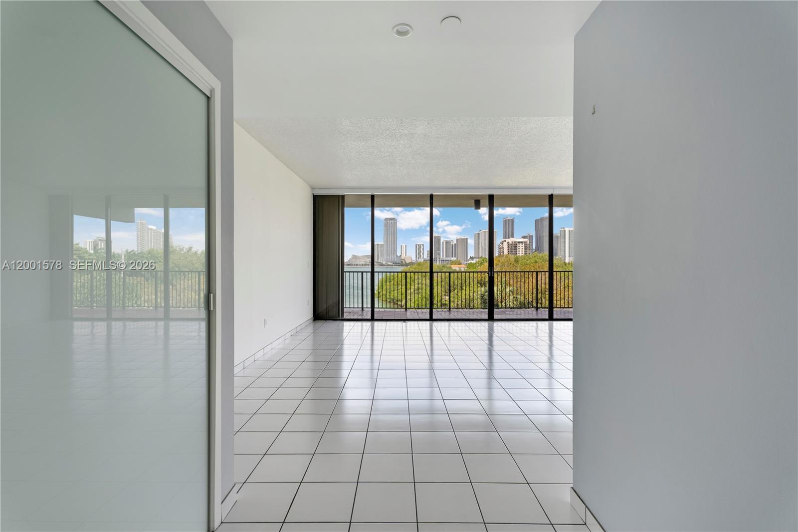 1000 Venetian Way #408 Miami, FL 33139