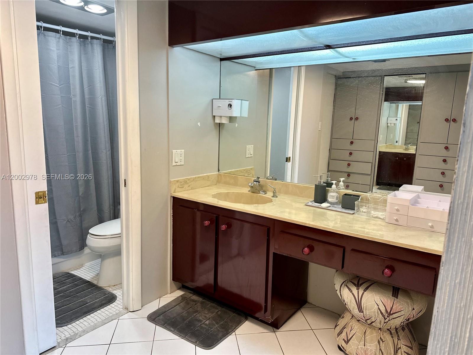image Arlen House East23