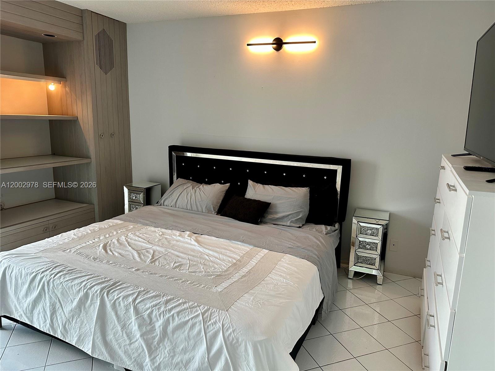 image Arlen House East30