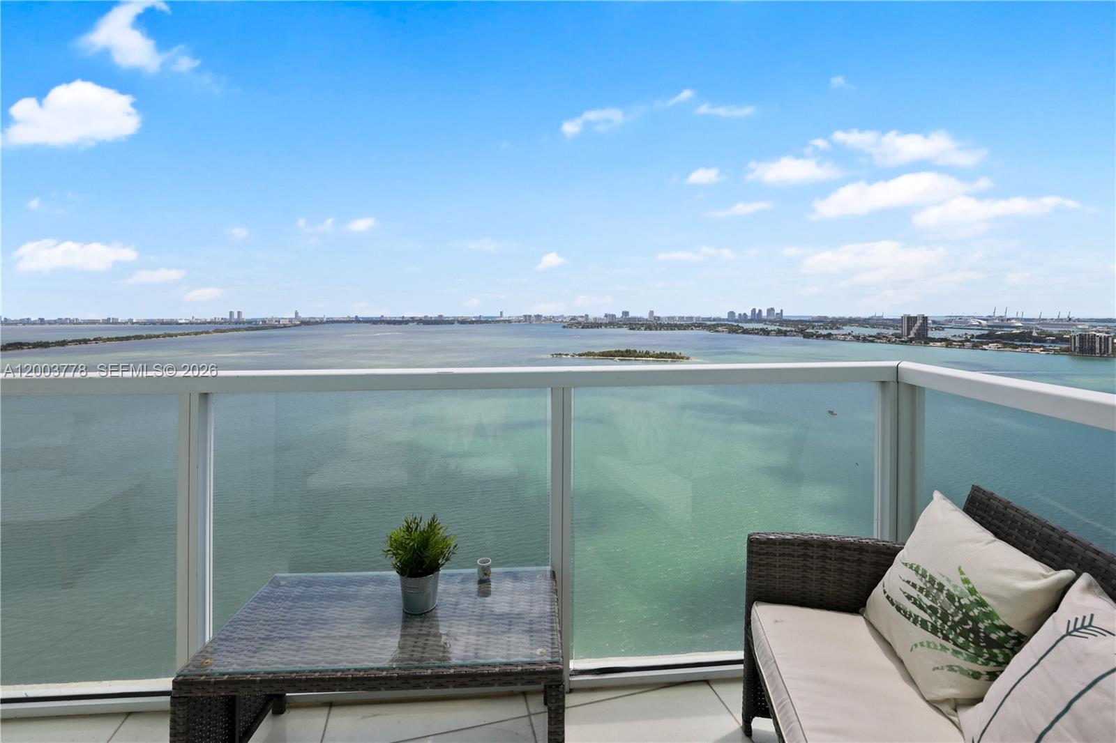 image Onyx on the Bay18