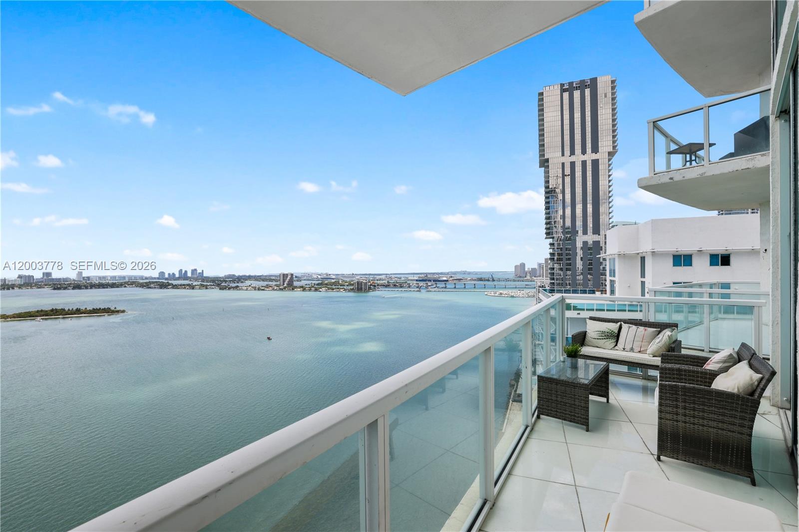 image Onyx on the Bay20