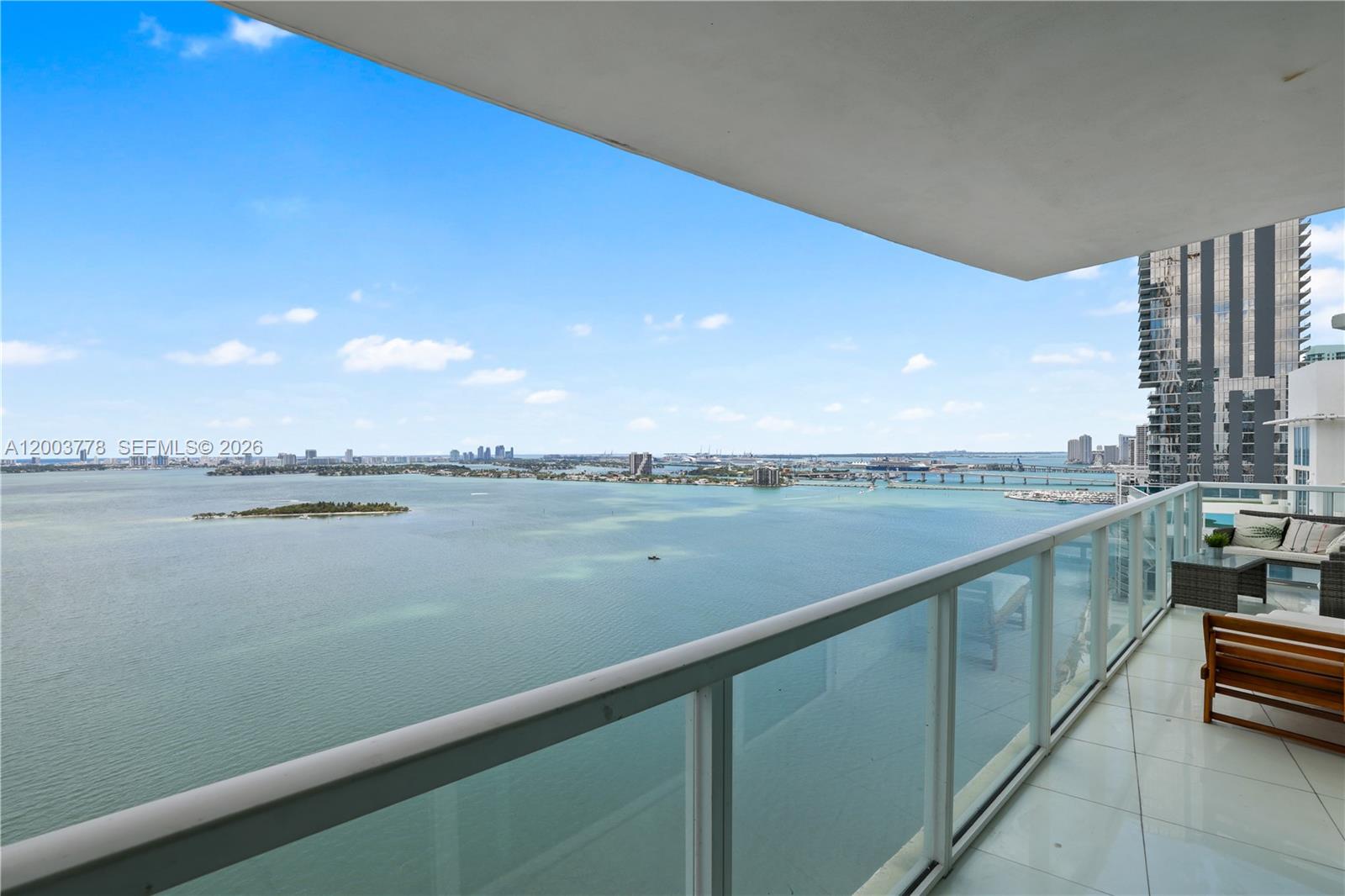 image Onyx on the Bay21