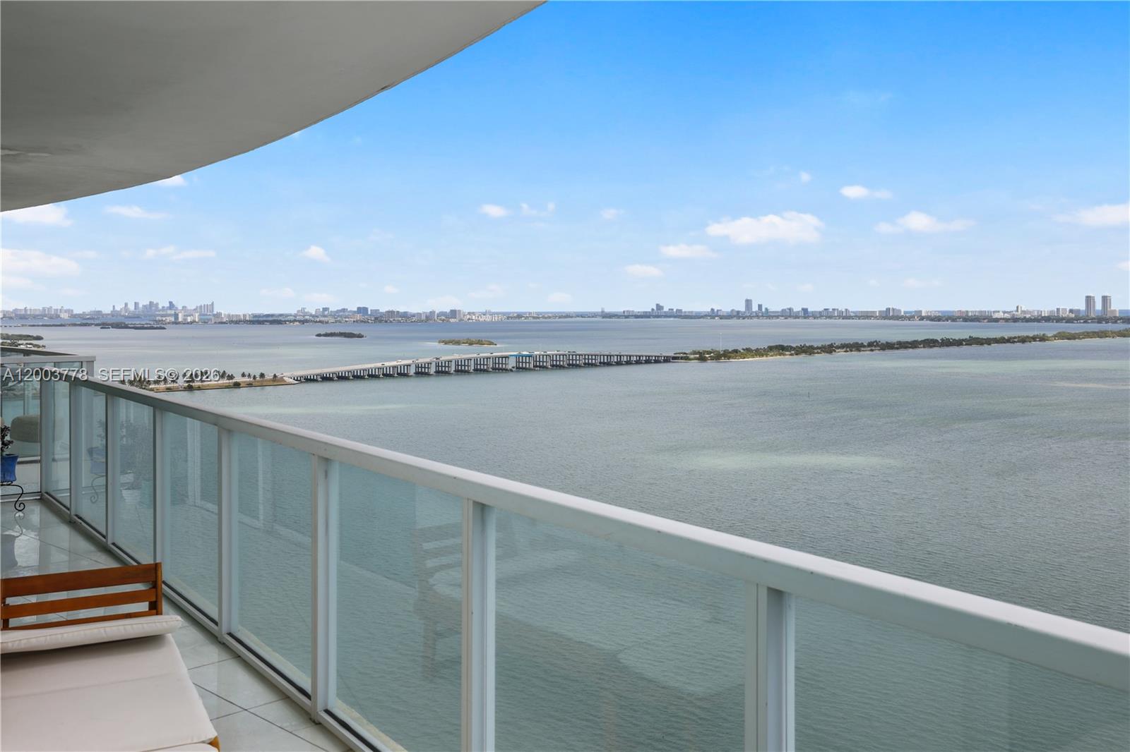 image Onyx on the Bay23