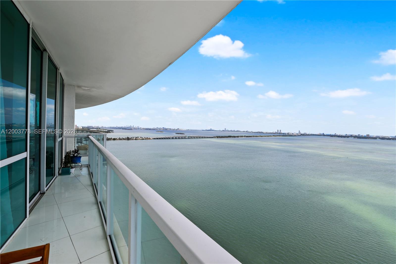image Onyx on the Bay24
