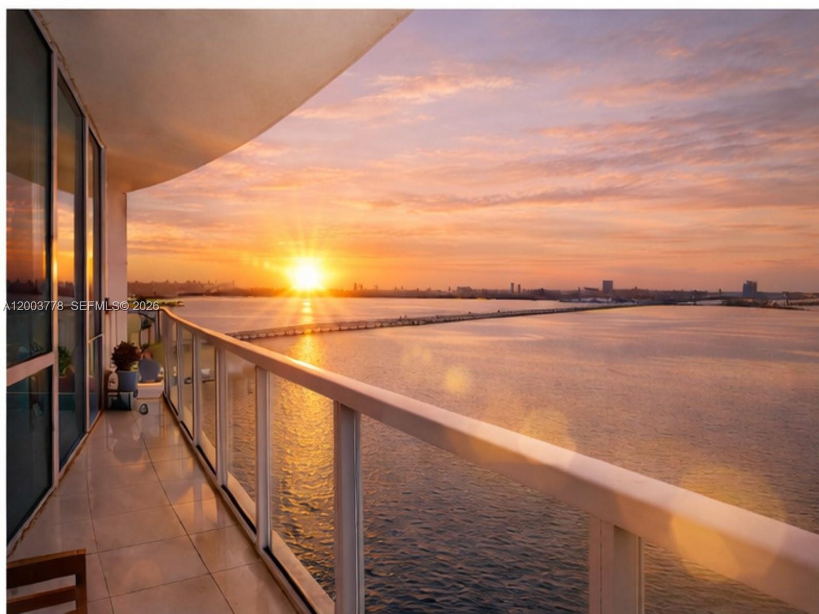 image Onyx on the Bay26