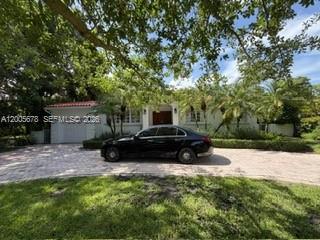 1237 Aduana Ave