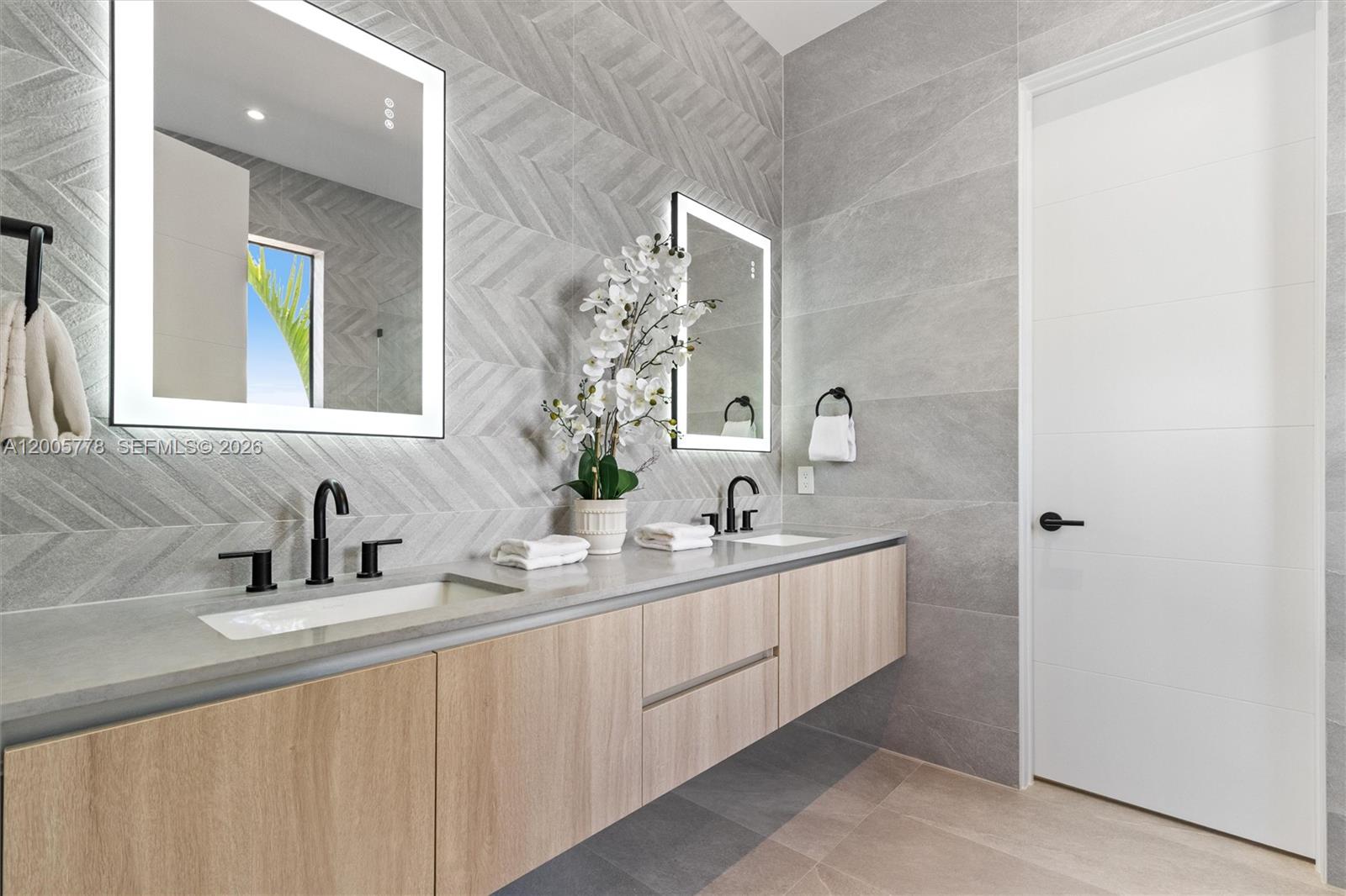 2787 SW 34th Ave Miami, FL 33133