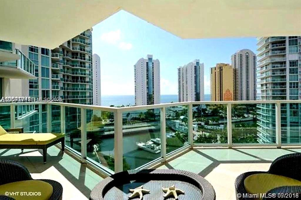 image St Tropez Sunny Isles0