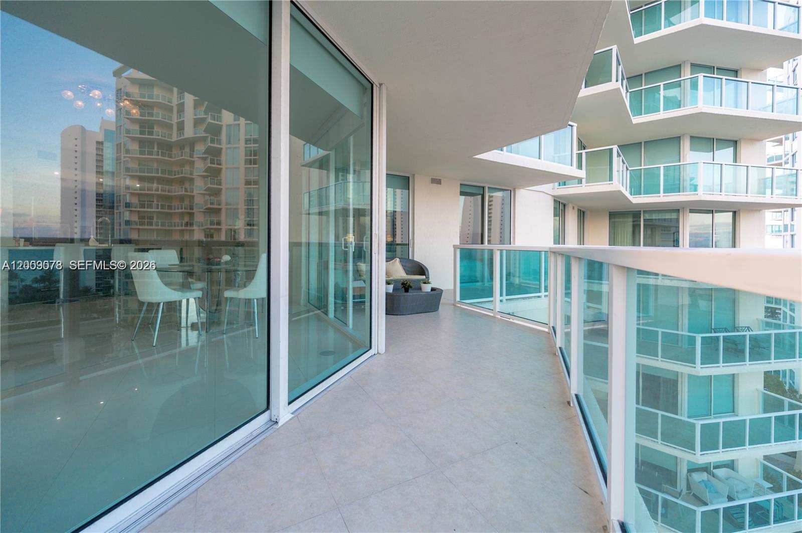image St Tropez Sunny Isles9