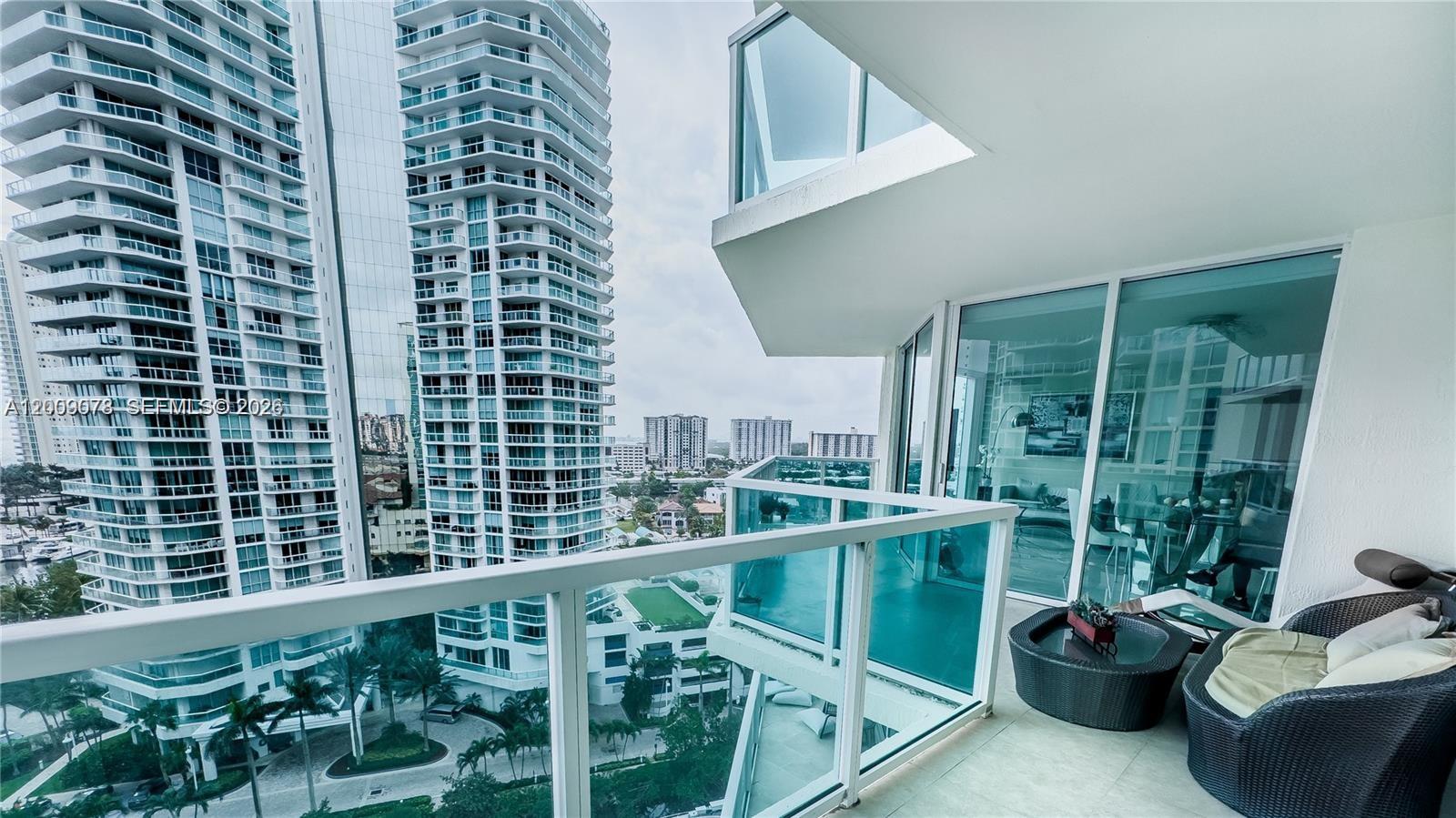 image St Tropez Sunny Isles10