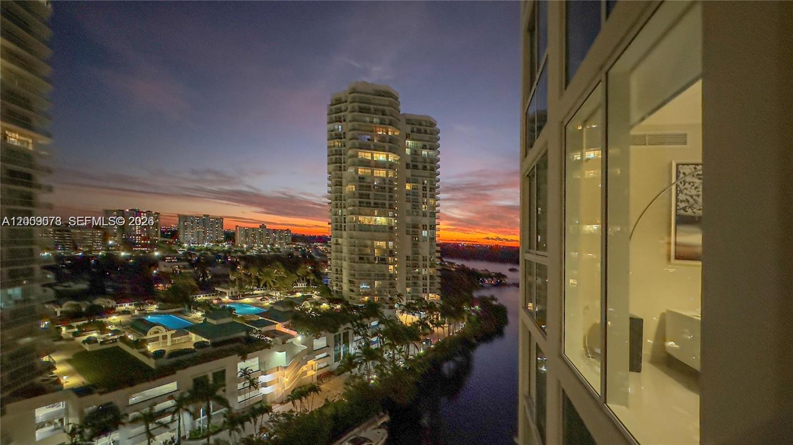 image St Tropez Sunny Isles24