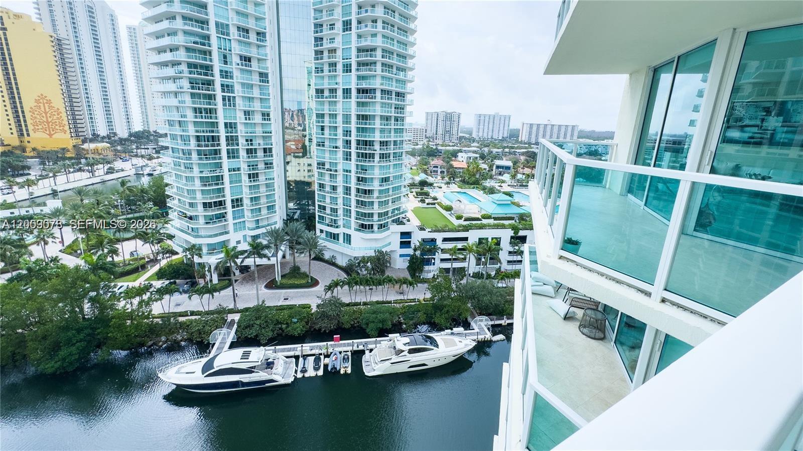 image St Tropez Sunny Isles25