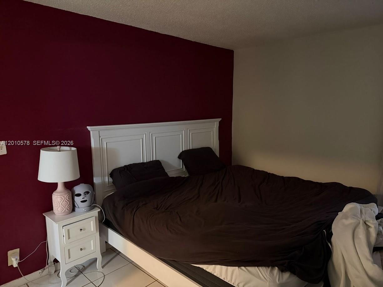 2420 Diana Dr #302 Hallandale Beach, FL 33009