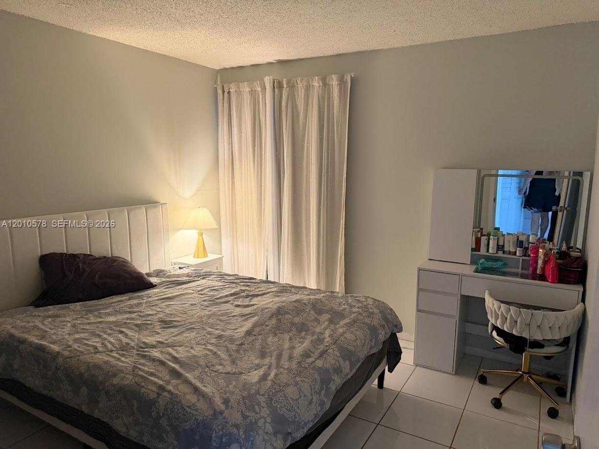 2420 Diana Dr #302 Hallandale Beach, FL 33009