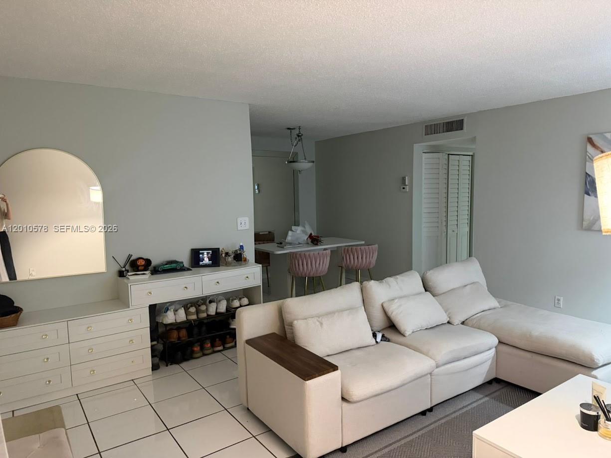 2420 Diana Dr #302 Hallandale Beach, FL 33009