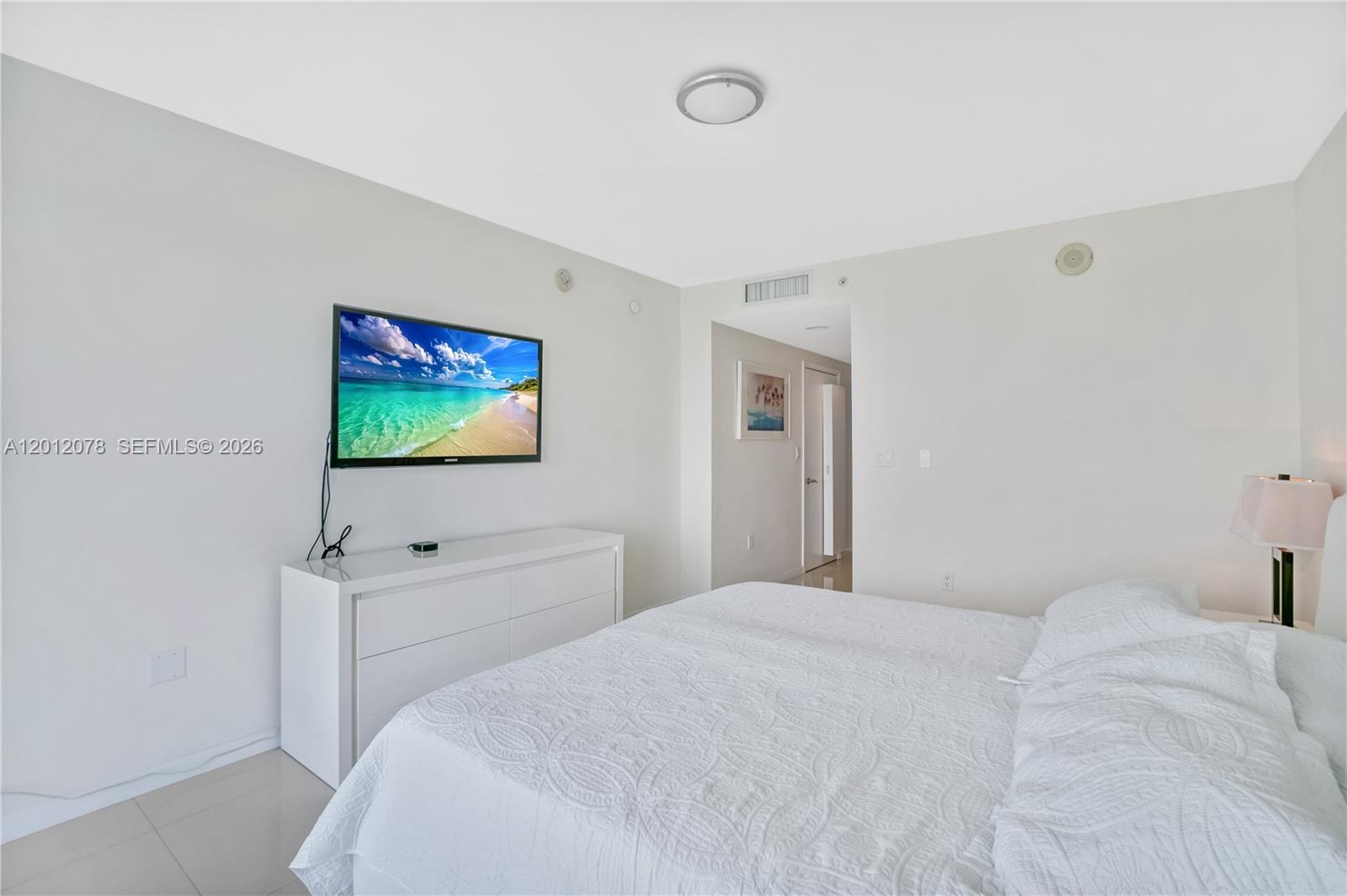 image Eloquence on the Bay22