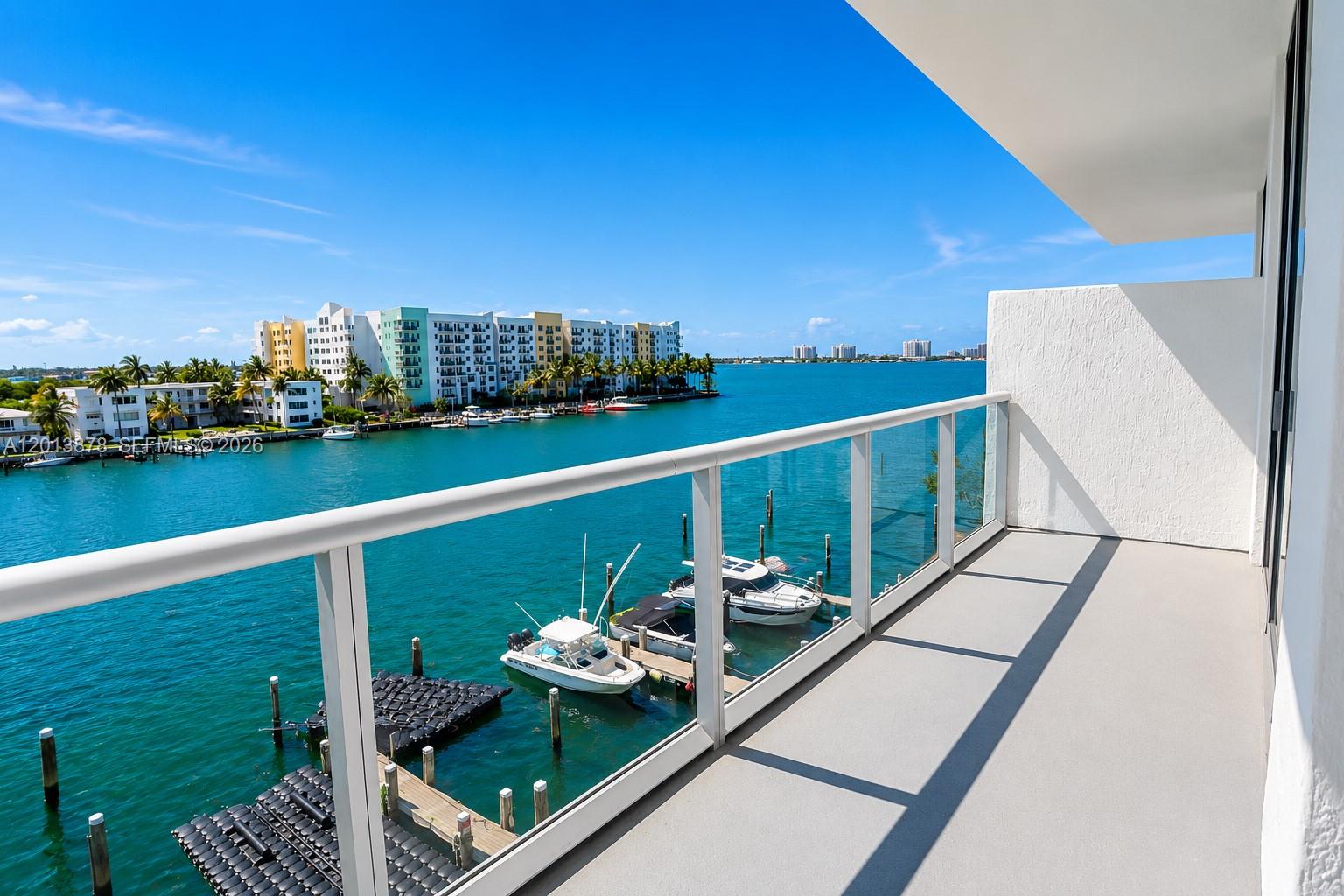 image Eloquence On The Bay24