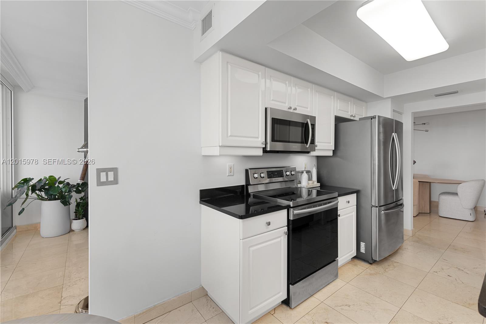 21055 Yacht Clb Dr #1707 Aventura, FL 33180
