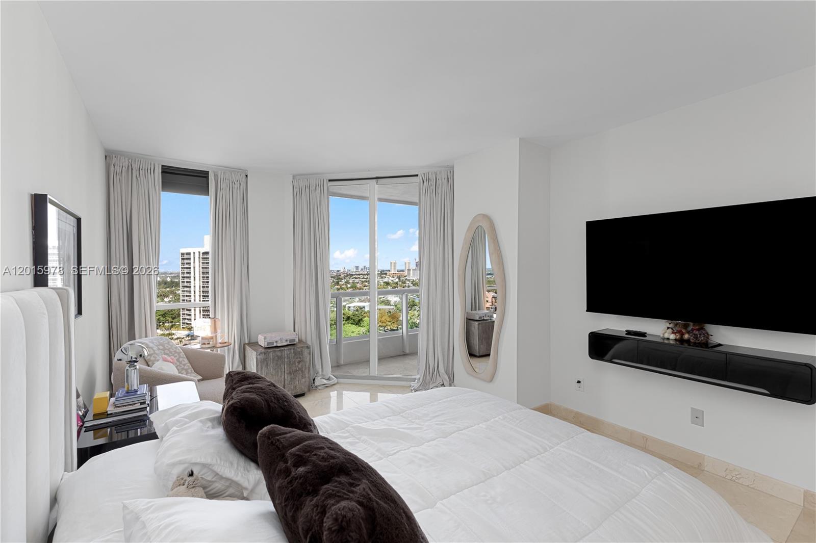 21055 Yacht Clb Dr #1707 Aventura, FL 33180