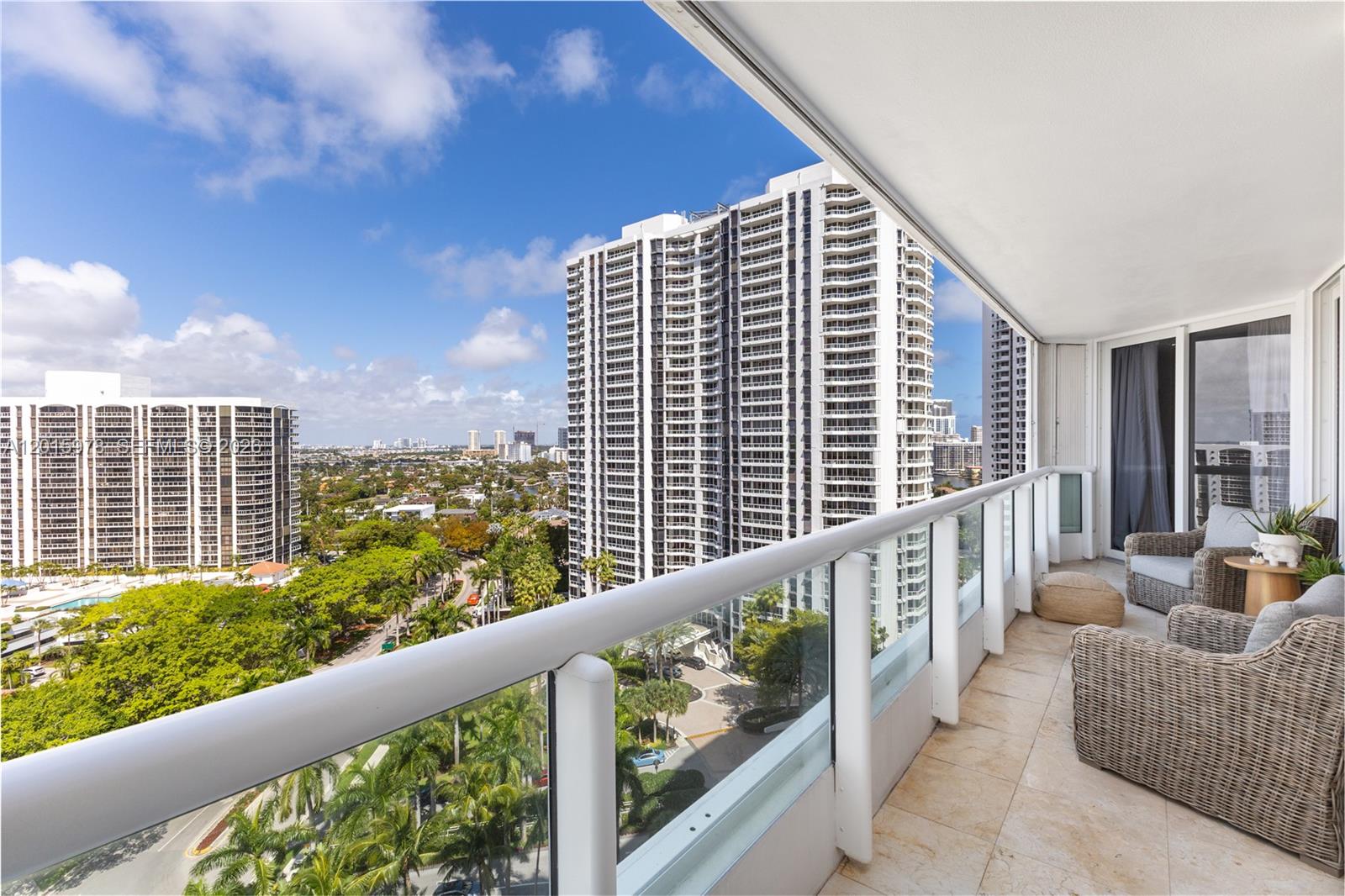 21055 Yacht Clb Dr #1707 Aventura, FL 33180