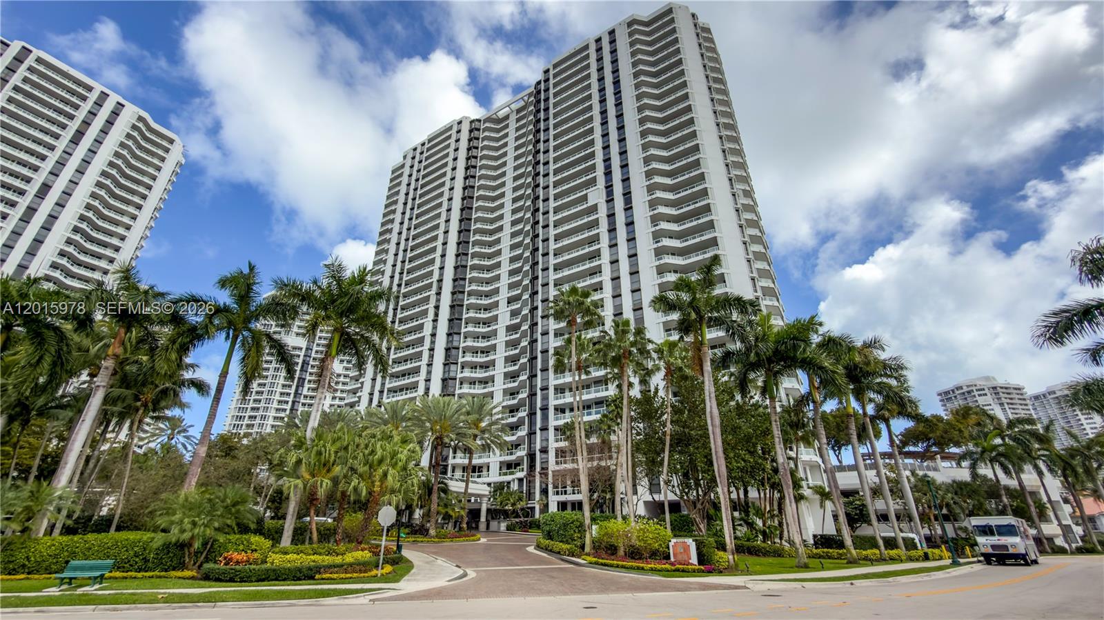 21055 Yacht Clb Dr #1707 Aventura, FL 33180
