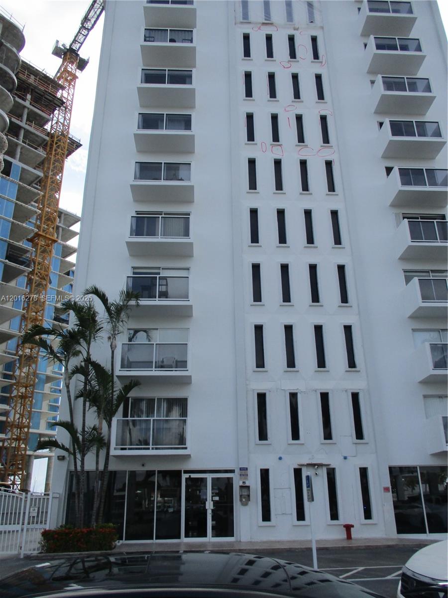 5313 Collins Ave #1111