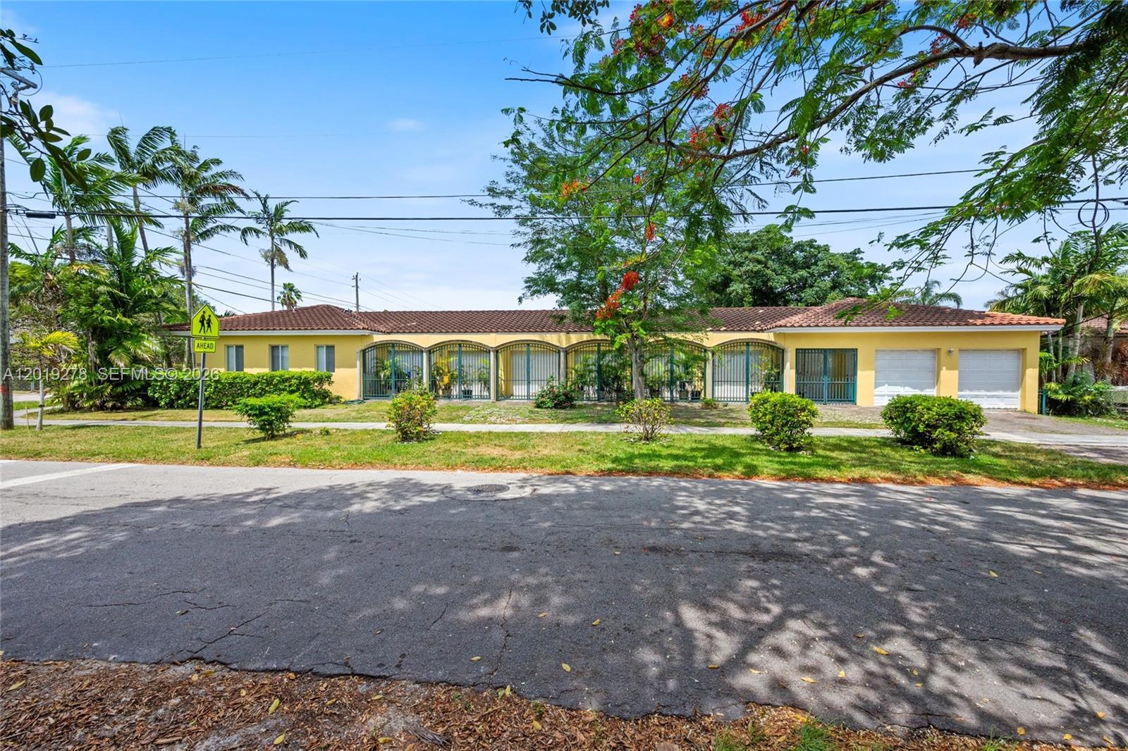 2542 SW 25th Ave Miami, FL 33133