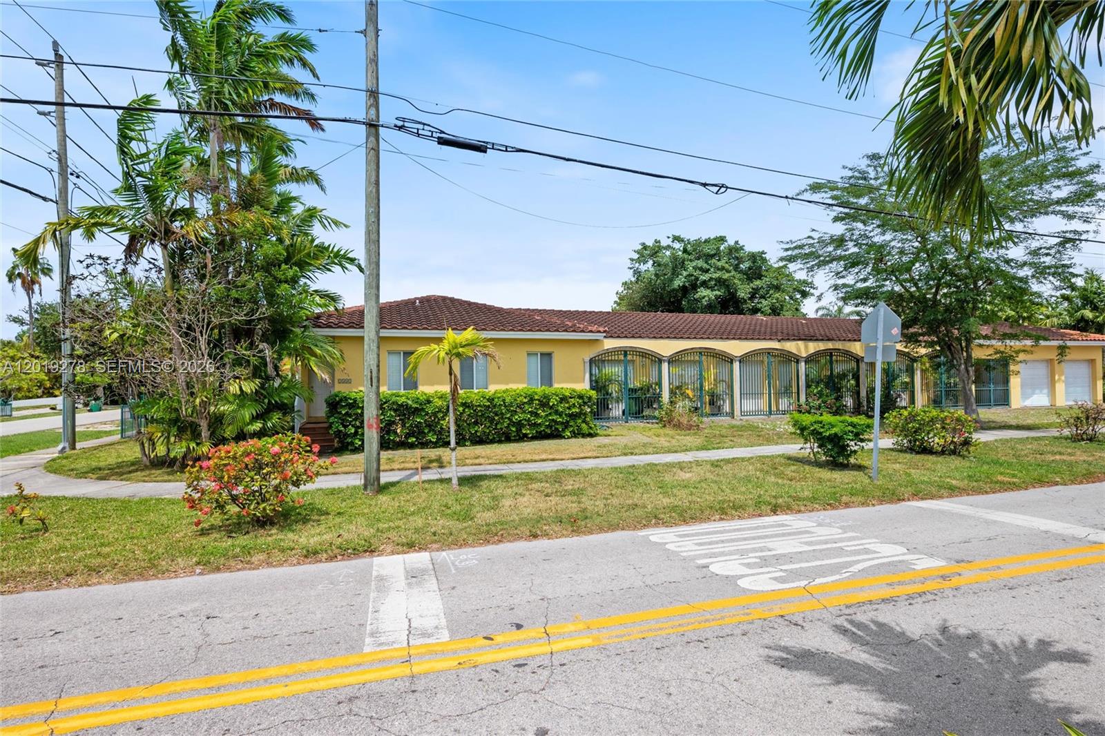 2542 SW 25th Ave Miami, FL 33133
