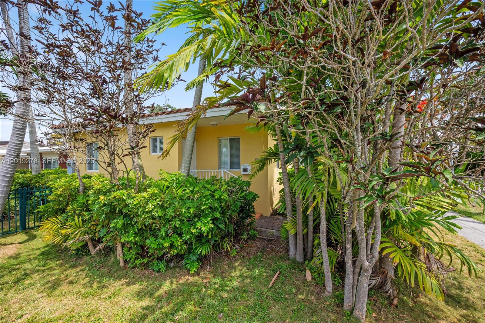 2542 SW 25th Ave Miami, FL 33133