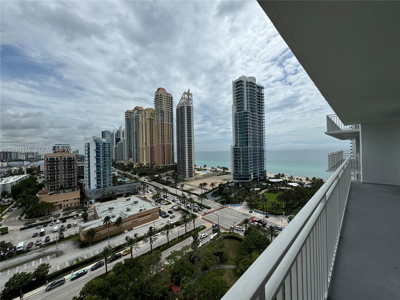 image Winston Towers 60024