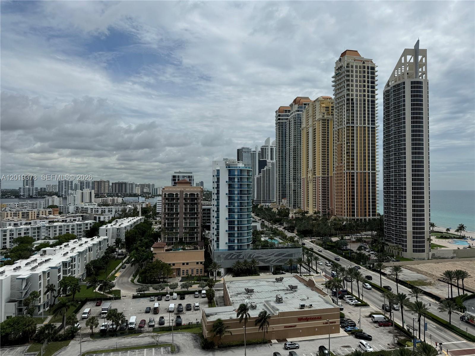 image Winston Towers 60025