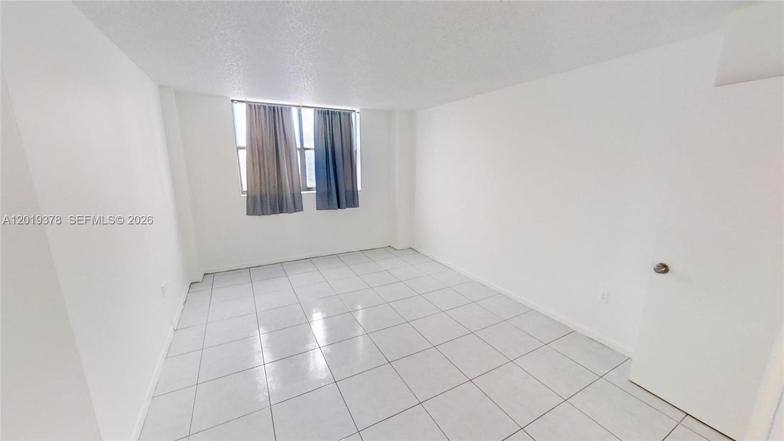 image Winston Towers 6008