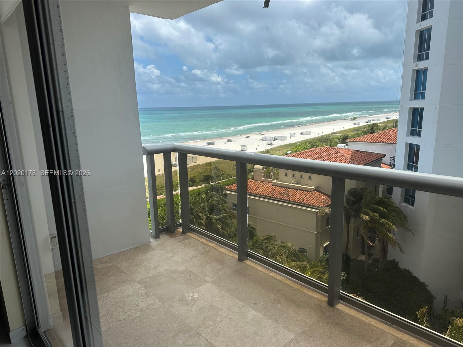 6039 Collins Ave #924