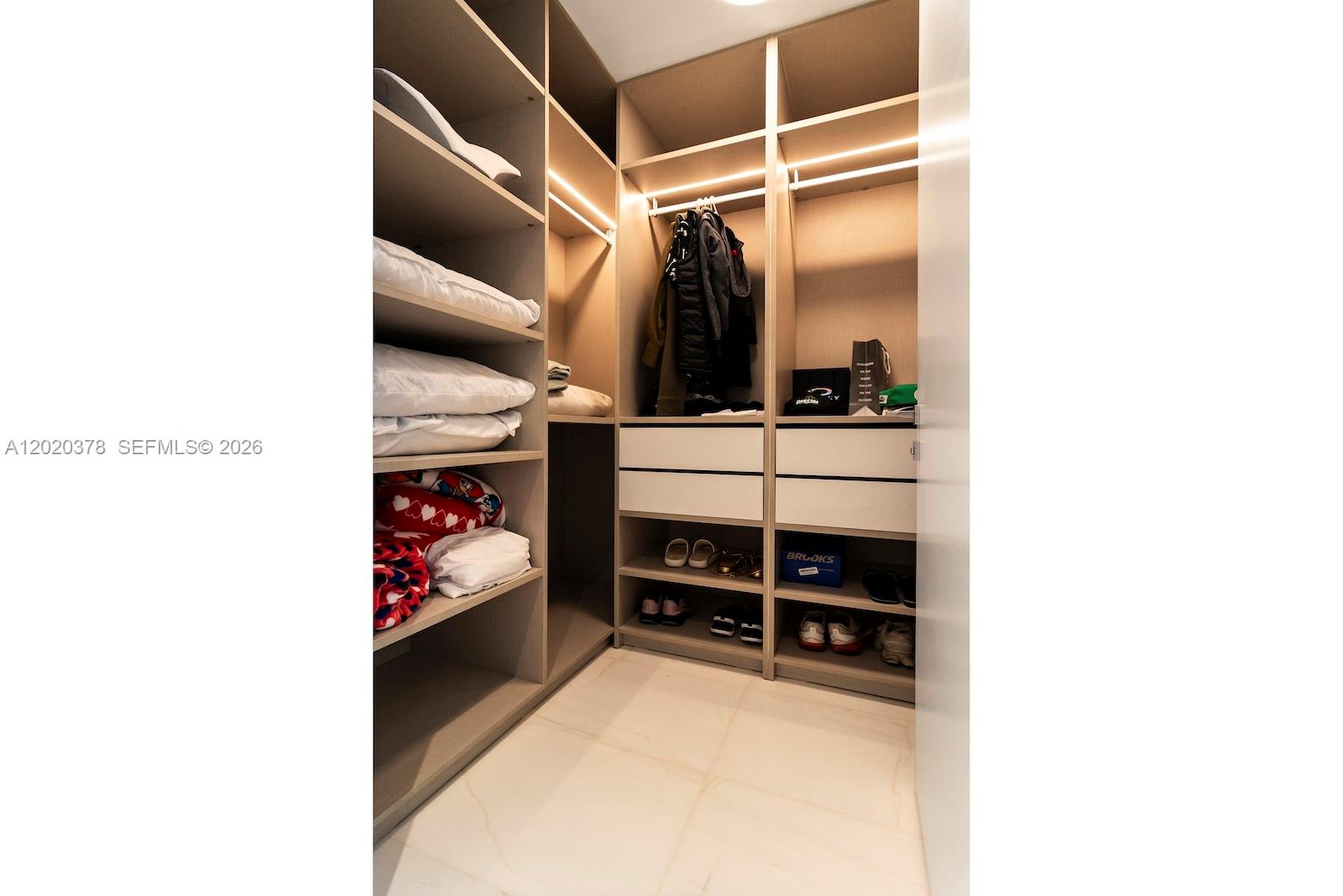 300 Biscayne Blvd Way #802E Miami, FL 33131