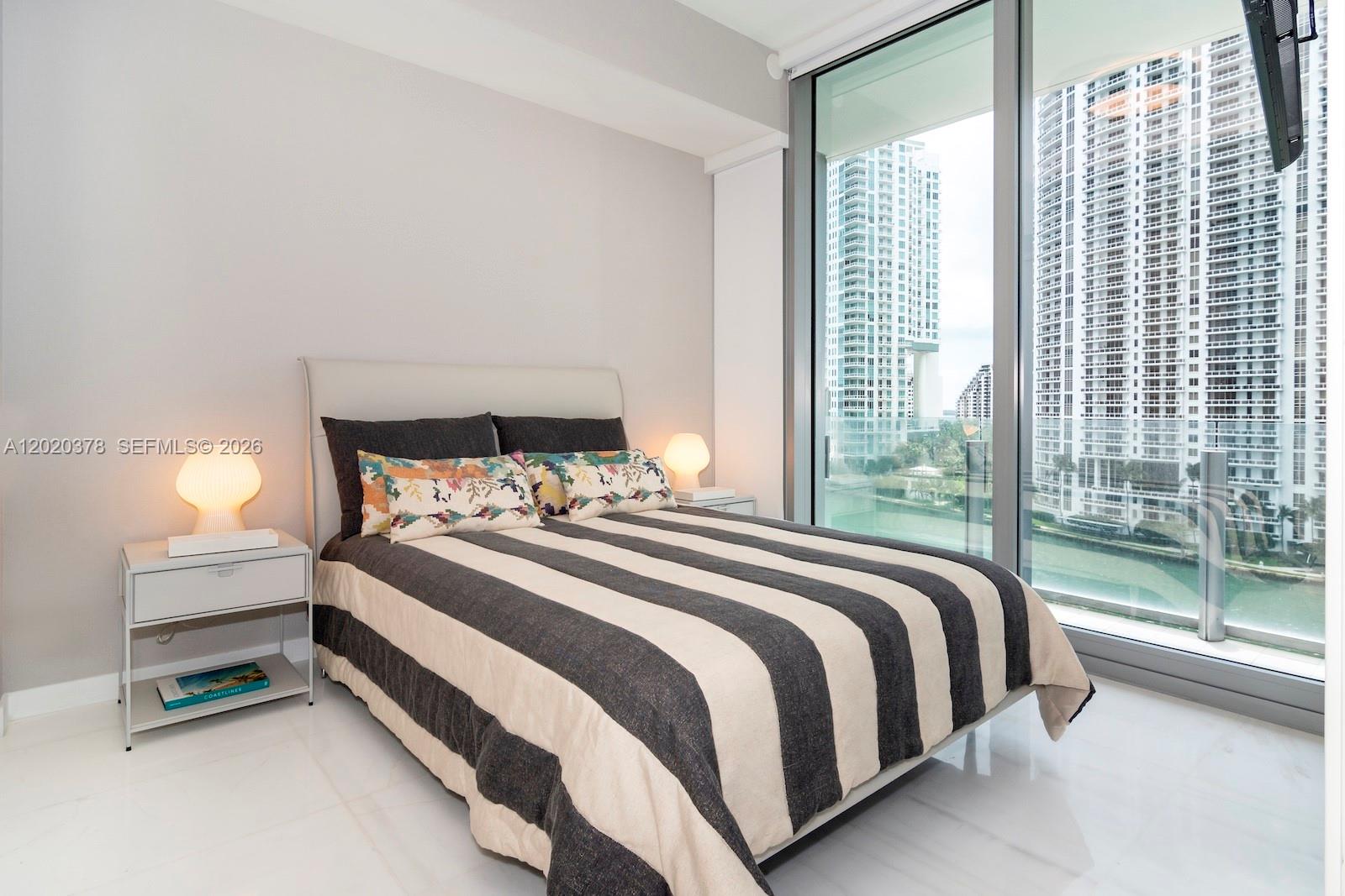 300 Biscayne Blvd Way #802E Miami, FL 33131