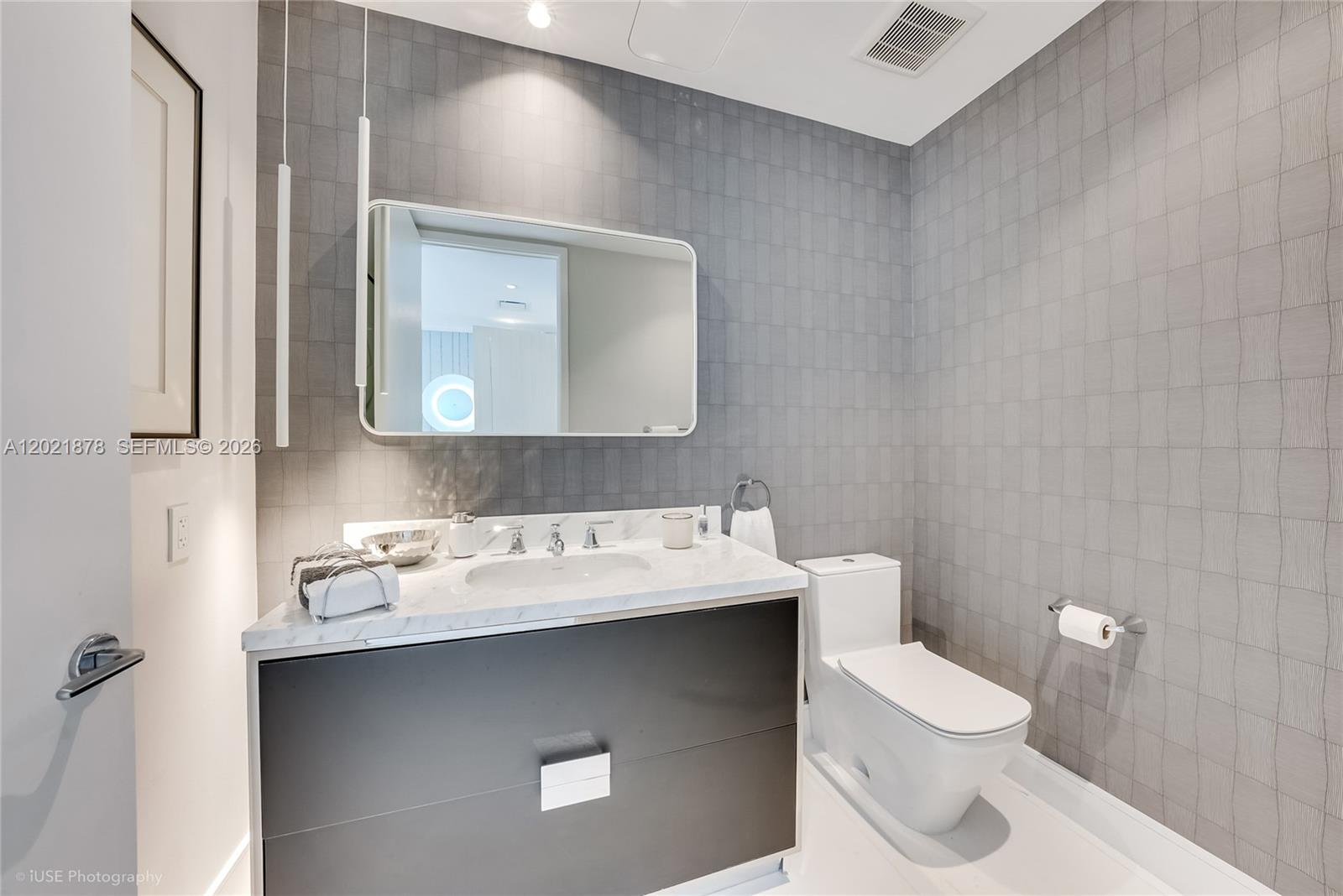 15701 Collins Ave #3001 Sunny Isles Beach, FL 33160
