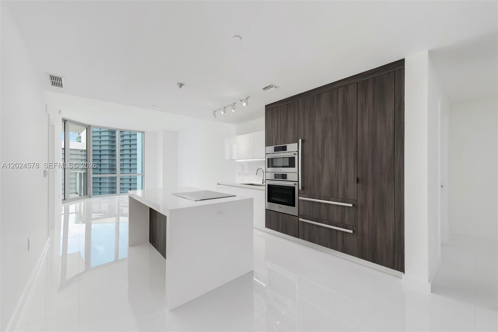 851 NE 1st Ave #4305